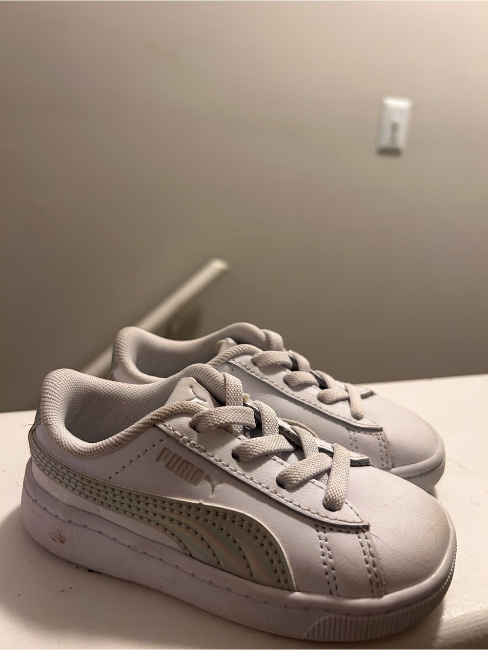 Puma Kids White and Silver Low-Top Sneakers